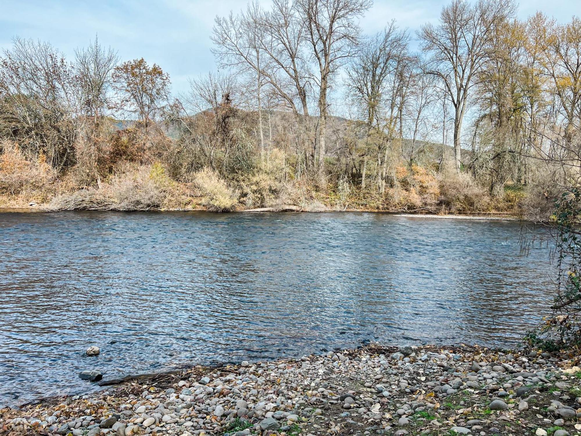 Waterfront River Apartments Rogue River Buitenkant foto